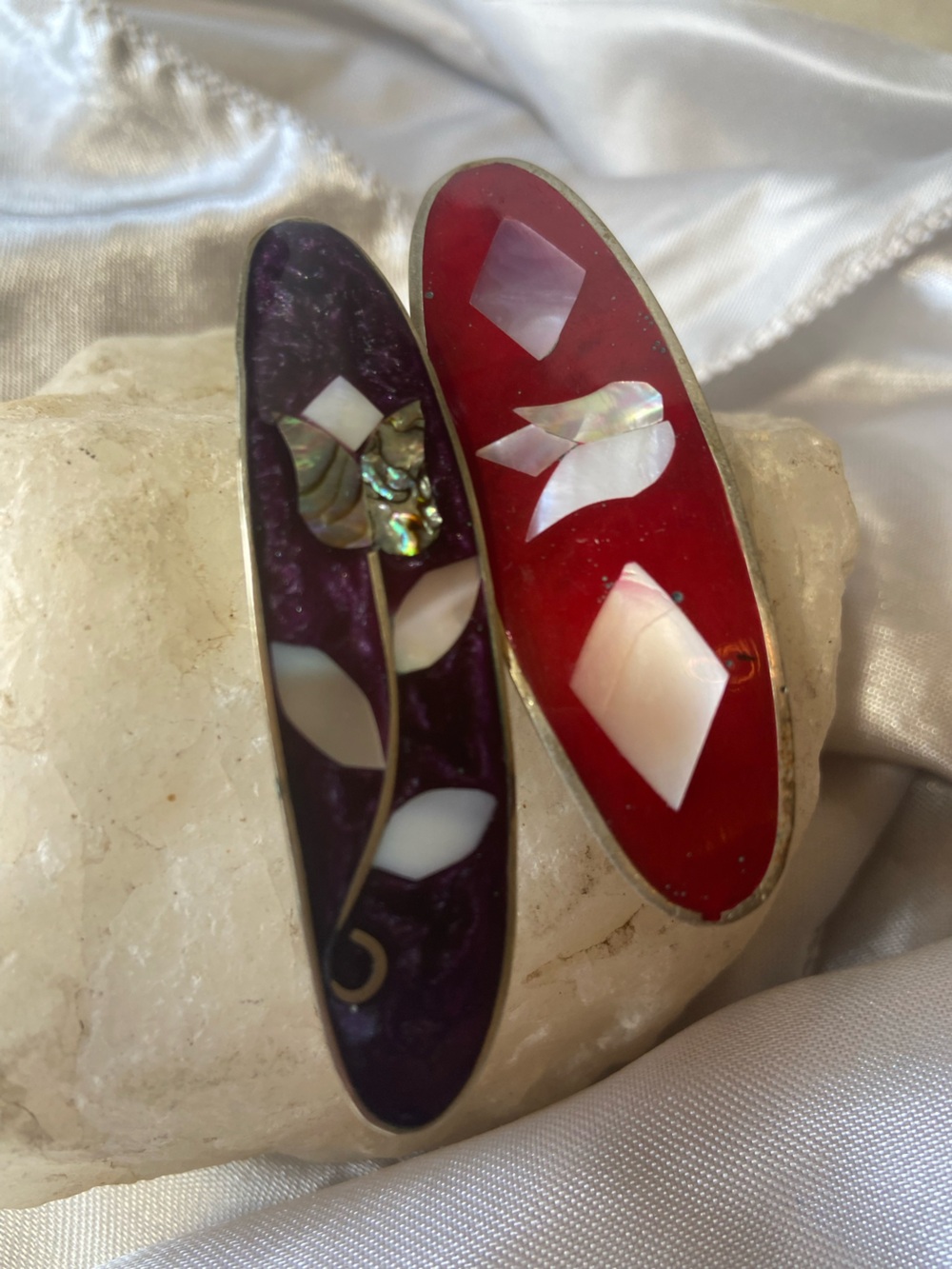 Vintage Mother-of-Pearl Floral Inlay Hair Clip Duo - Red & Purple